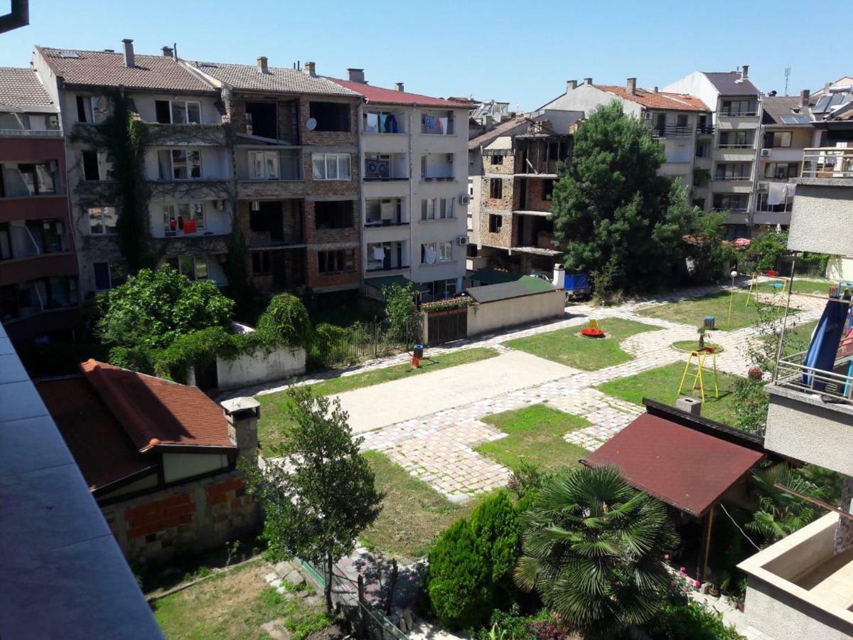 Къща За Гости Петрови Primorsko Eksteriør bilde